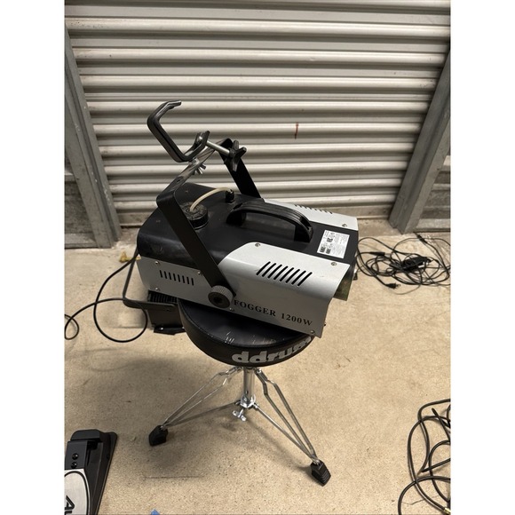 1200W Fog Machine w/ RGB LED Lights & Remote – Tested Working - Picture 2 of 12